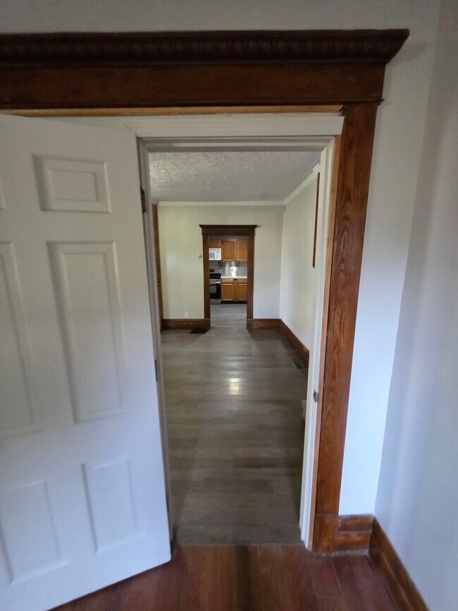 Building Photo - 164 E Church St