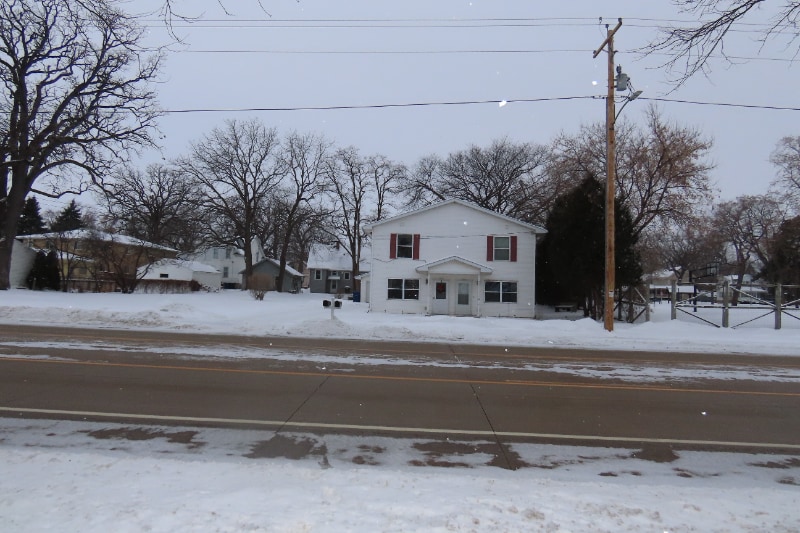 Building Photo - 2025 S Main St