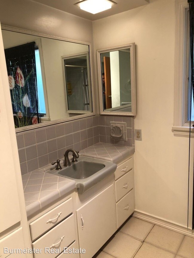 Building Photo - 3 br, 2.5 bath House - 1722 Grandview Street