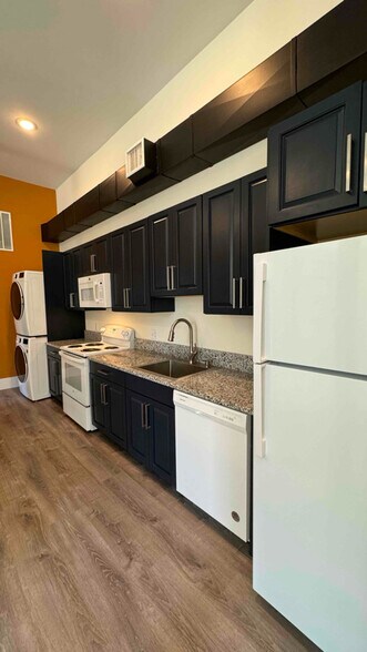 Building Photo - 177 Chestnut St