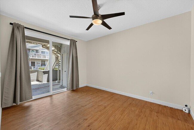 Building Photo - Spacious 2 Bed, 2 Bath Condo in Desirable Northwood