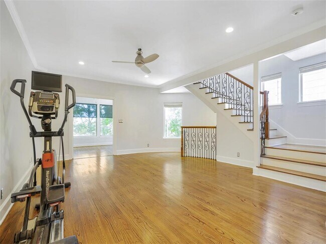 Building Photo - 4274 Childress St