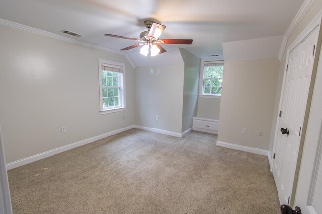 Building Photo - 906 Monarch Cir