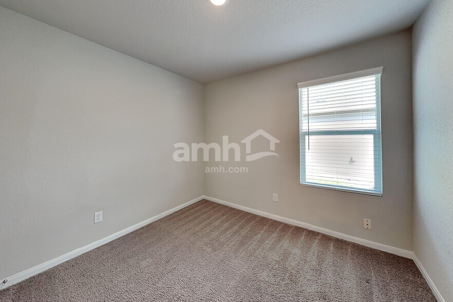 Building Photo - 9978 Sarrebourg St