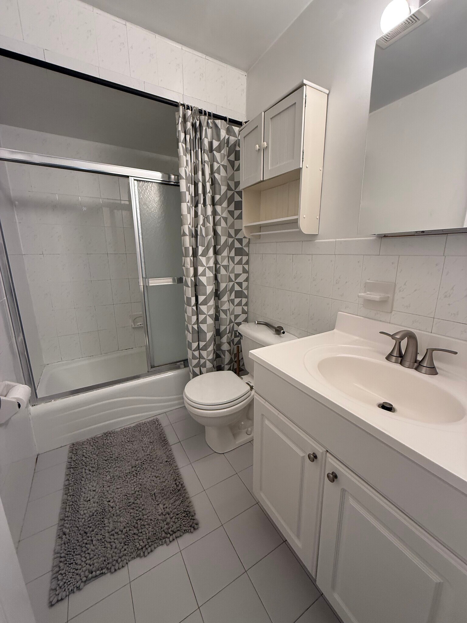 Building Photo - 360 Ridge Rd