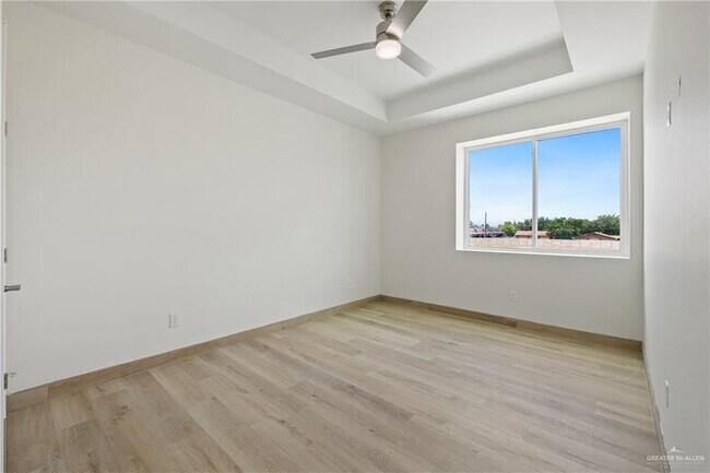 Building Photo - 24 N Lincoln St