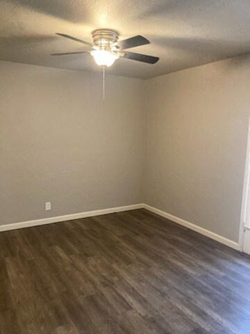 Building Photo - 2617 N Maroa Ave