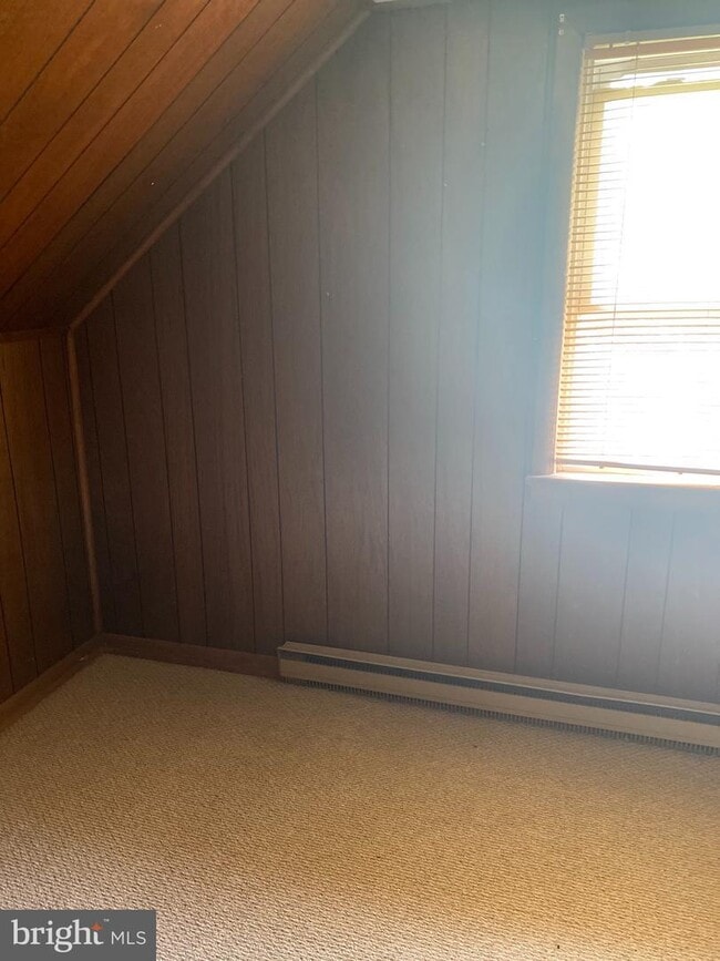 Building Photo - 1009 Tyler Ave