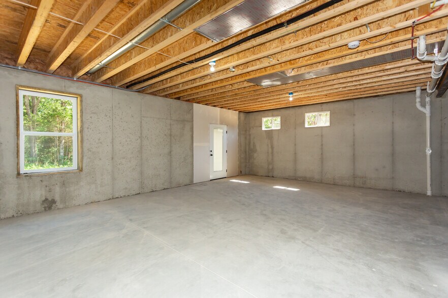 Building Photo - 12675 Victoria Hts