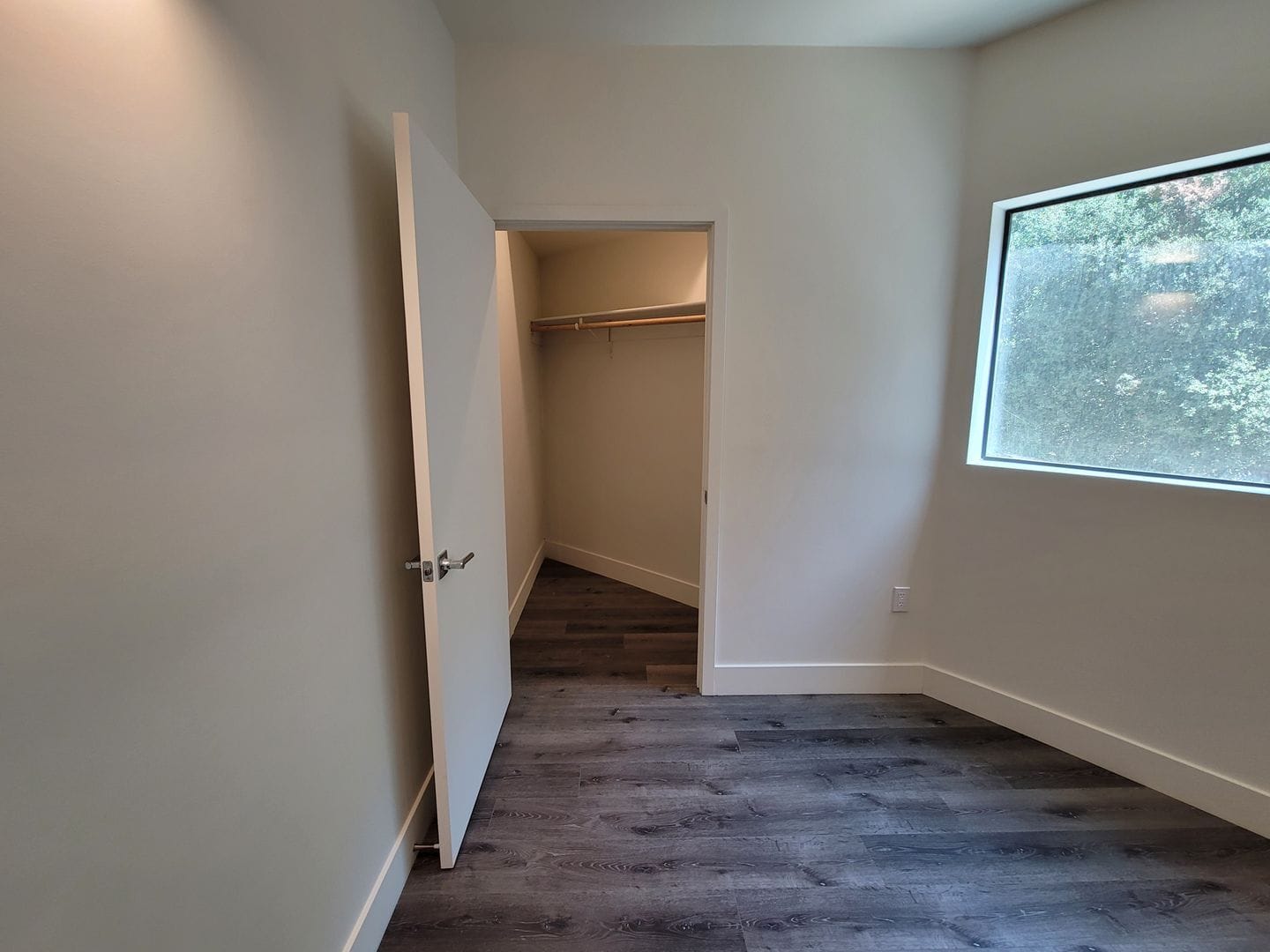 Building Photo - 862 Moraga Dr