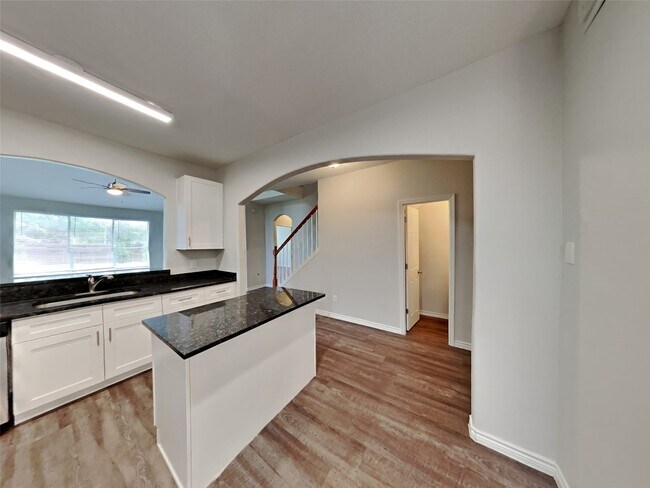 Building Photo - 6303 Tall Canyon Ct