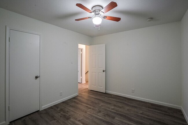 Building Photo - 7800 Northcrest Blvd