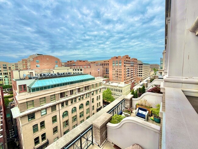 Building Photo - Penn Ave Prominent Neoclassical 1 Bed Condo, w/Balcony, Pool, Gym. - Furnished Option, Parking Op...