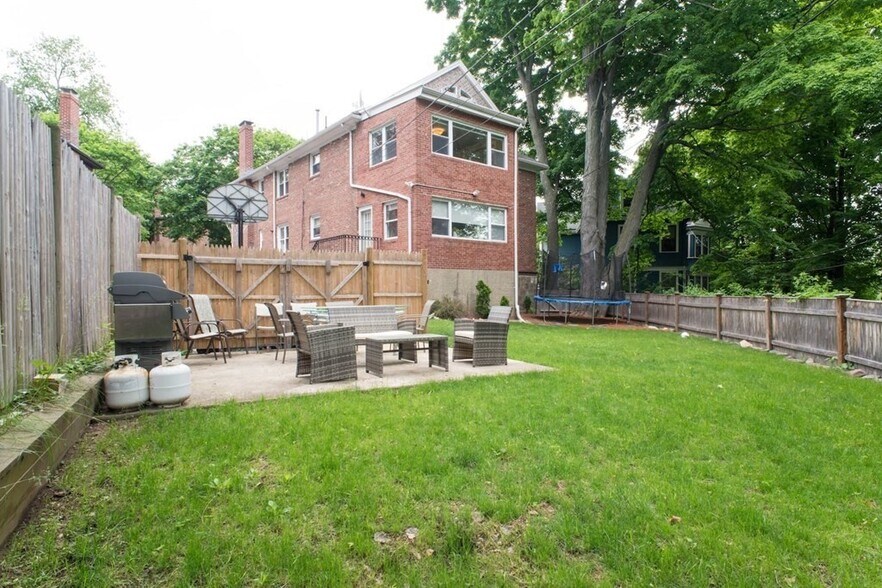 Building Photo - 60 Gardner Rd