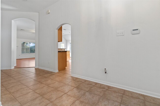 Building Photo - 3135 Stratford Bend Dr