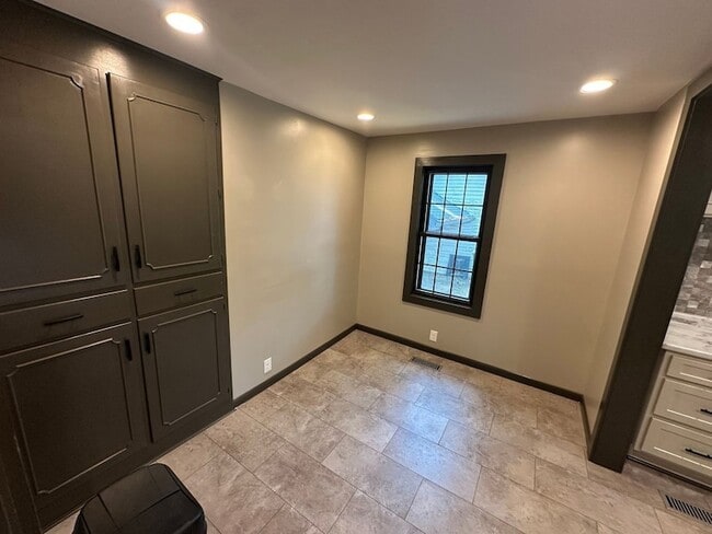 Building Photo - 408 Spence Ln