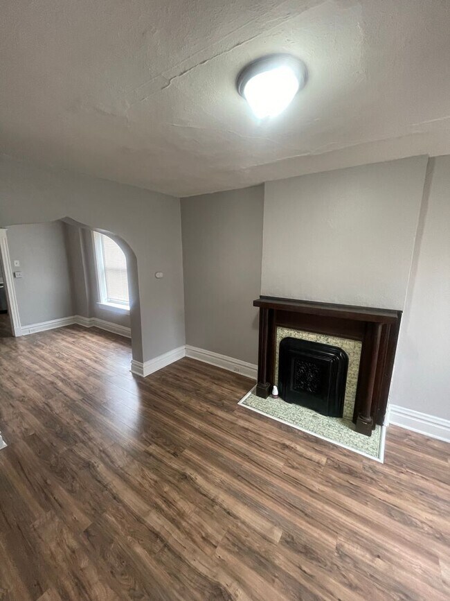 Building Photo - Coming Soon! One Bedroom Apartment with Wa...