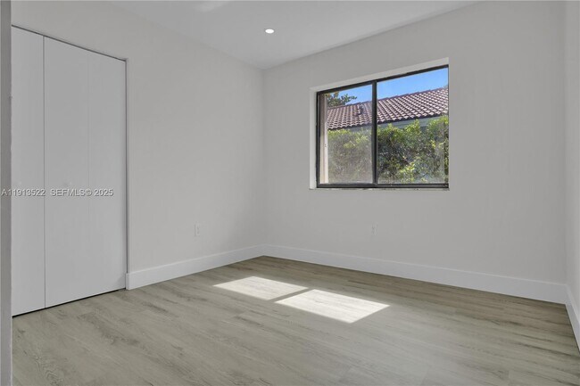 Building Photo - 20127 SW 88th Ct