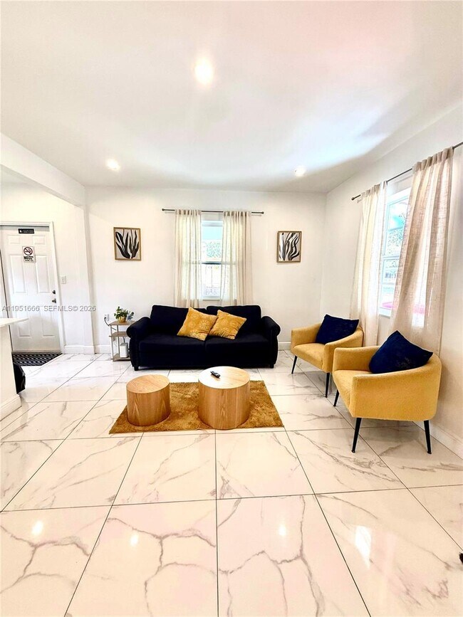 Building Photo - 133 SW 22nd Terrace