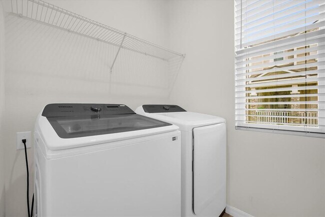Building Photo - 2444 Varenna Loop