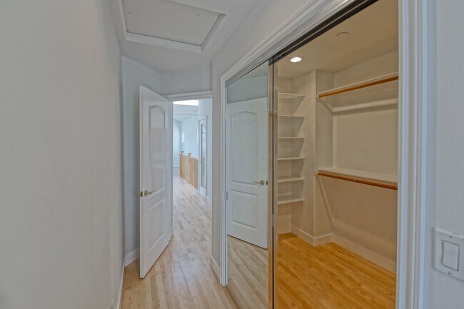 Building Photo - VERY BRIGHT, SPACIOUS & AIRY GOLDEN HILLS ...