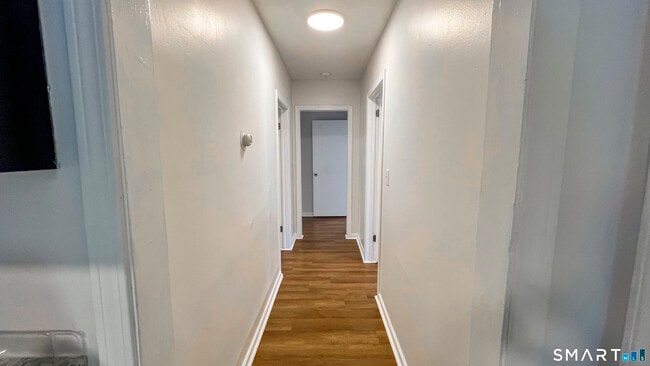 Building Photo - 8 Locust St