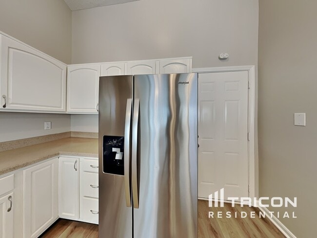 Building Photo - 7733 Wood Stream Dr