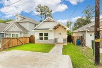 Building Photo - 16881 Glenheath St