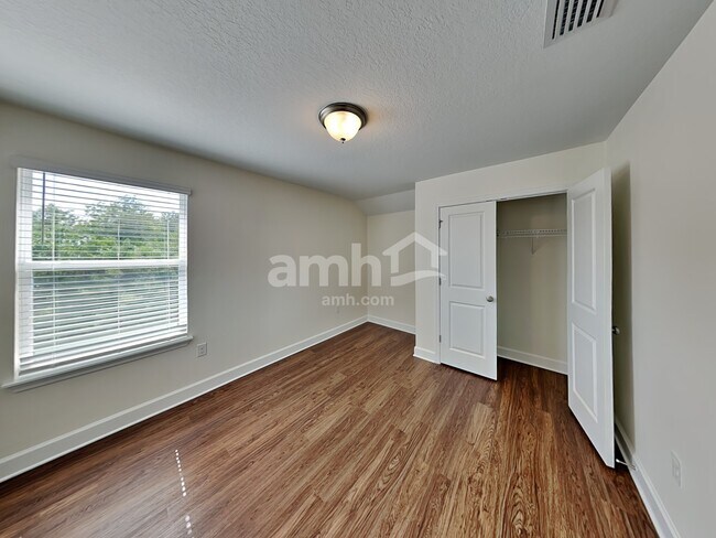 Building Photo - 347 Pine Terrace Dr