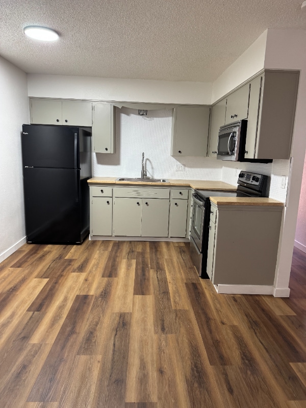 Building Photo - 917 E Indiana Ave