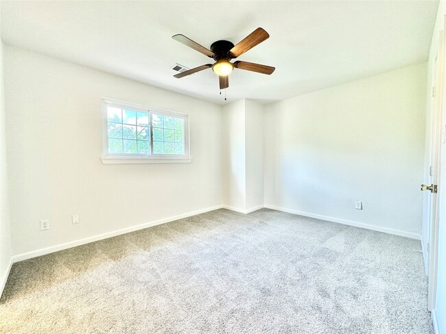 Building Photo - 7914 Oakington Dr