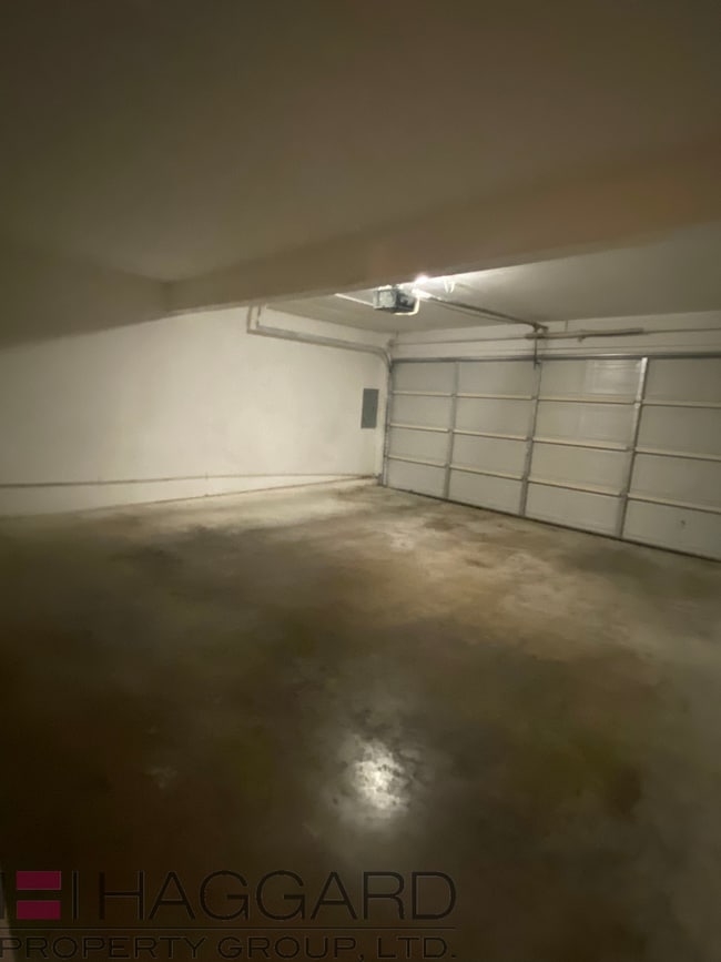 Building Photo - Move in Ready Duplex in Frisco!