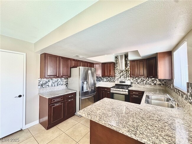 Building Photo - 5830 Deer Valley Dr