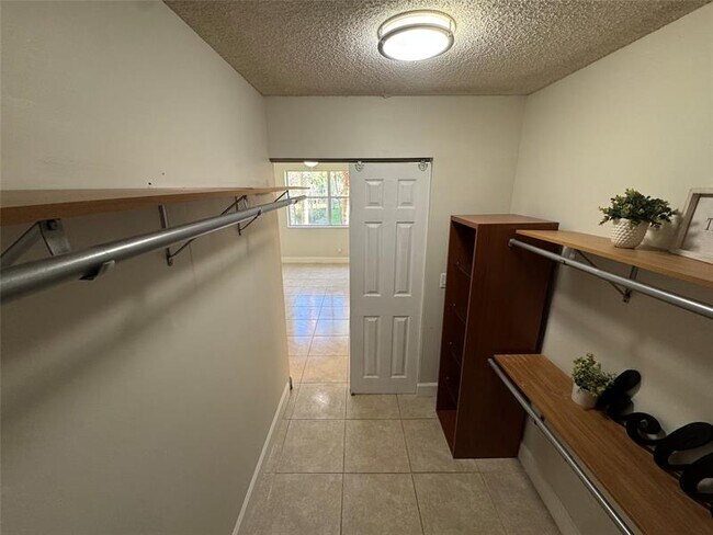 Building Photo - 9033 Wiles Rd