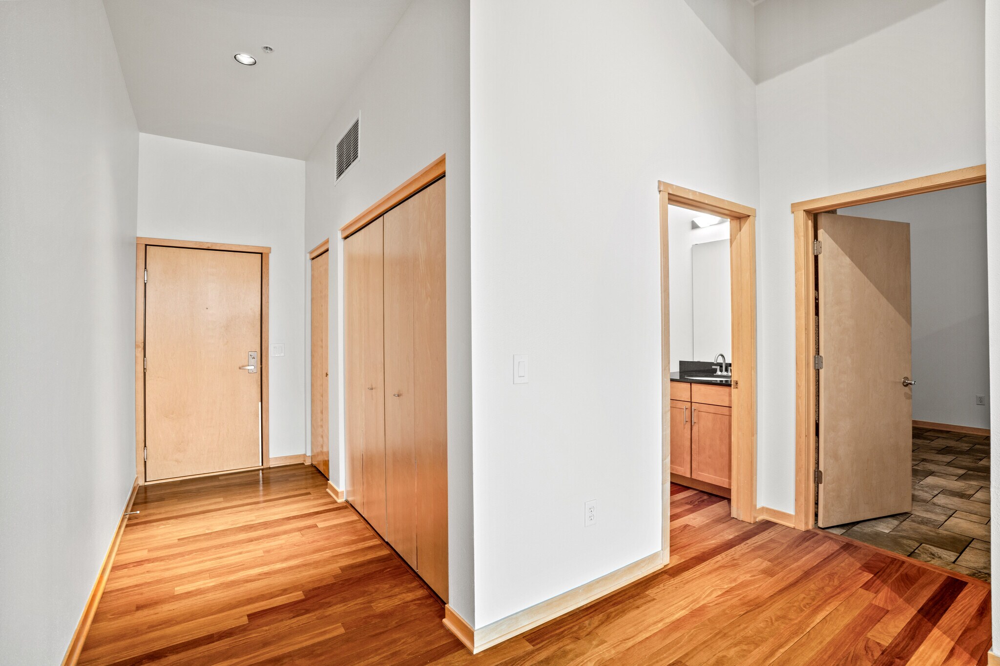 Entry & Half Bath - 311 E Erie St