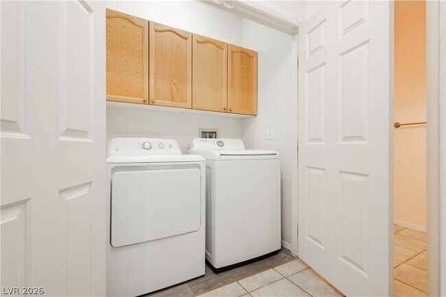 Building Photo - 301 Pine Haven St