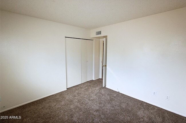 Building Photo - 2407 W Dunbar Dr