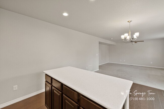 Building Photo - Spacious Saint Aubyn 4BD Lorson Ranch w/ A/C