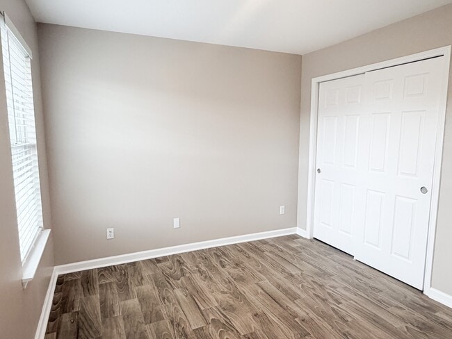 Building Photo - 4422 Park Trail Ln