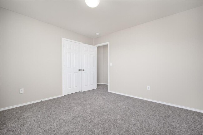 Building Photo - 11744 NW 99th Ter