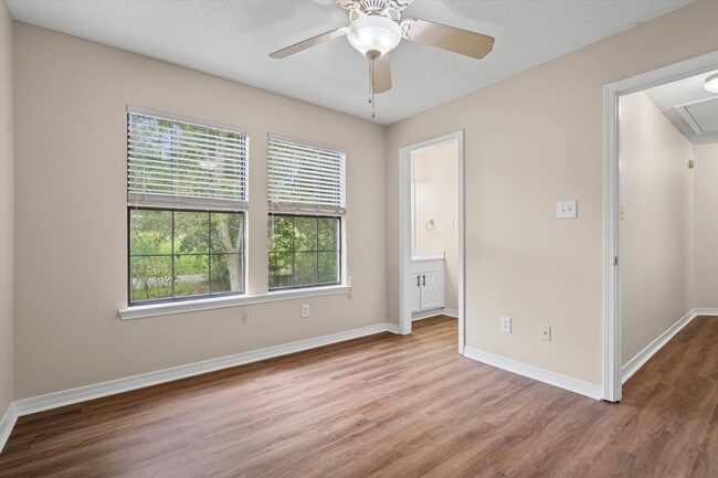 Building Photo - 57 Lake Shore Dr