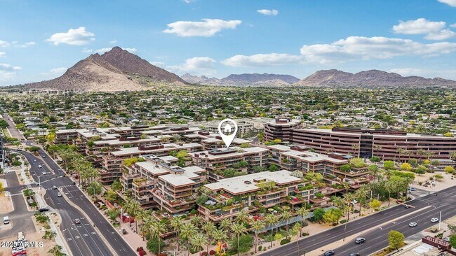 Building Photo - 7131 E Rancho Vista Dr