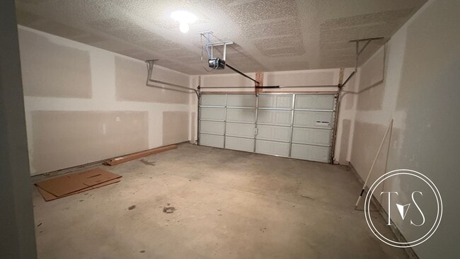 Building Photo - SUMMER MOVE-IN SPECIAL AND RATE DROP ALERT...