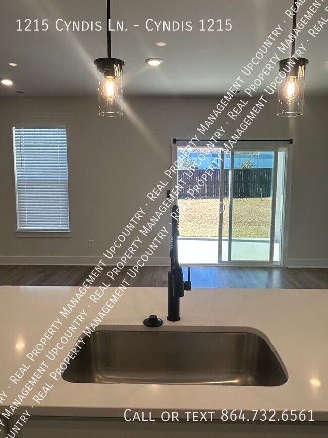 Building Photo - 1215 Cyndis Ln