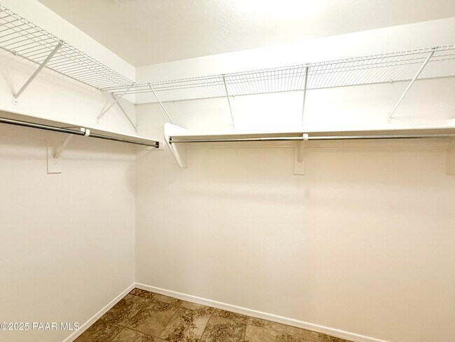 Building Photo - 1496 Stratford Pl