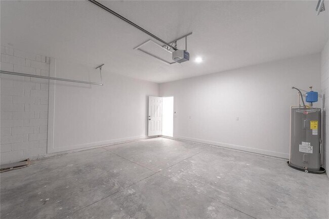 Building Photo - 9521 N Old Mill Way