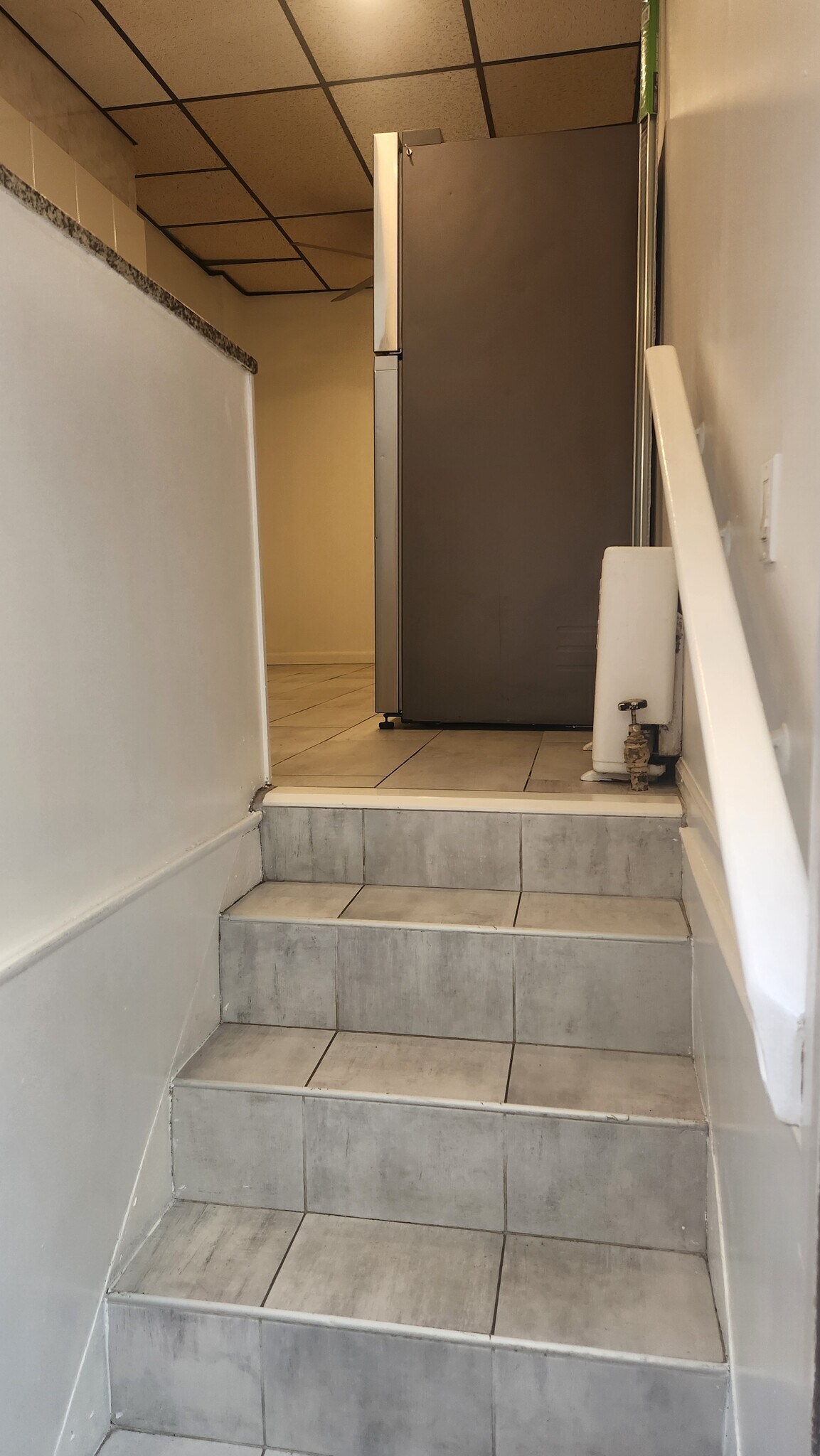 Building Photo - 19 Brighton Ct