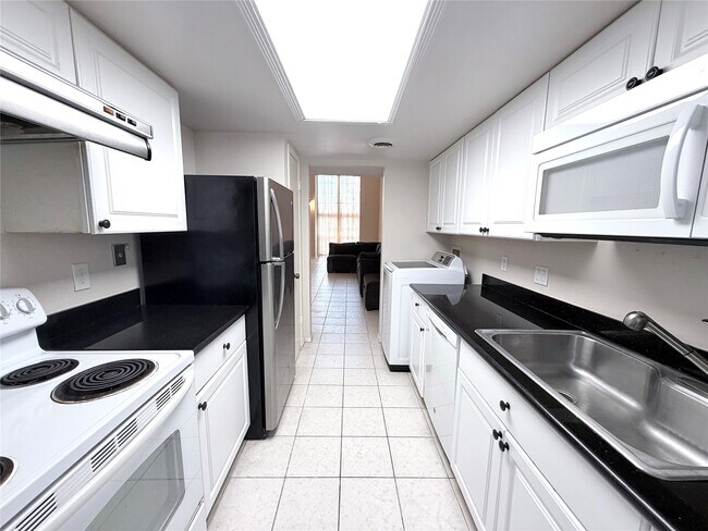 Building Photo - 12633 Memorial Dr