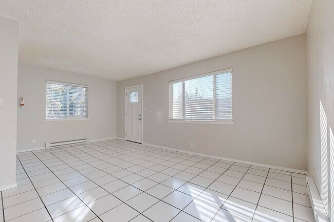 Building Photo - NE Heights - Large 2 Bedroom Apartment with Garage