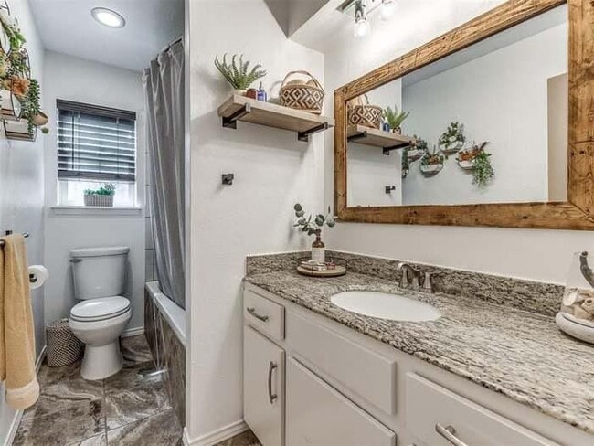 Building Photo - 1205 S Gemini Rd